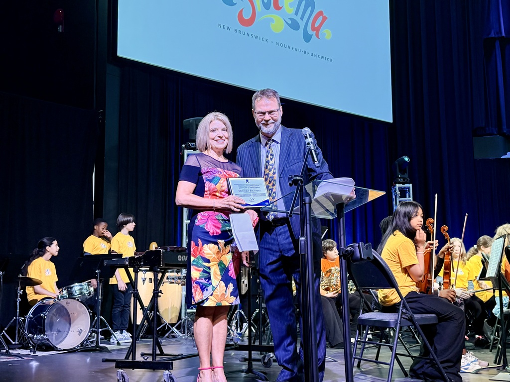 Monique Boudreau reçoit le prix Championne communautaire de l’OJNB