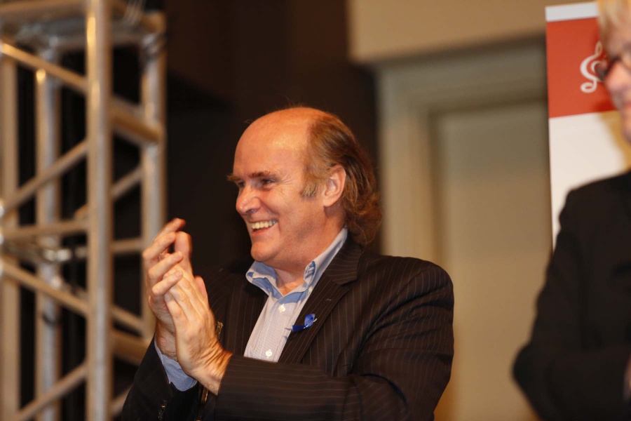 Ken MacLeod, Bernard Richard to be recognized